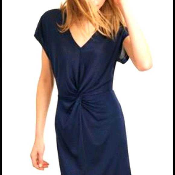 Dynamite V-neck dress - Picture 7 of 7